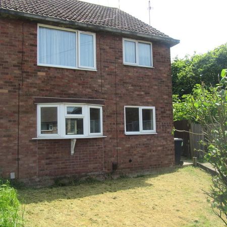 2 bedroom ground floor maisonette to rent - Photo 4