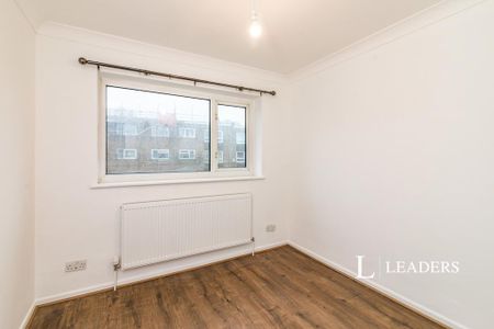 3 bedroom terraced house to rent - Photo 4