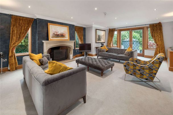 Bespoke built 5 bedroom 6,446 Sq Ft residence in grounds of over an acre on the fringe of the village and countryside - Photo 1