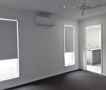 BEAUTIFUL SPRING MOUNTAIN 4 BEDROOM 2 BATHROOM HOME - Photo 1