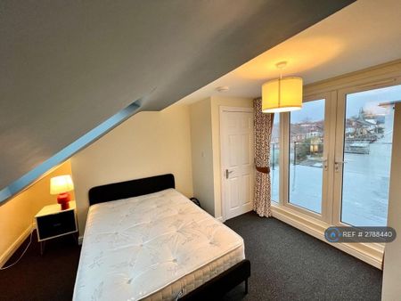 4 bedroom terraced house to rent - Photo 5