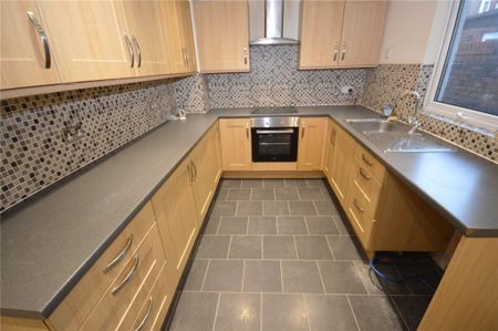 3 bedroom terraced house to rent - Photo 5