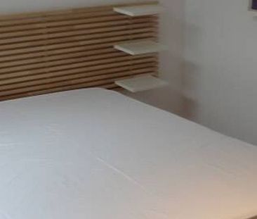 Appartement te huur in Brussel voor € 975 met 1 slaapkamer - Photo 3