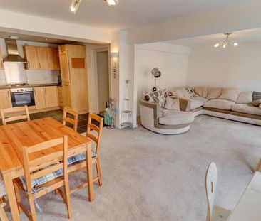 2 BED Flat To rent - Photo 1