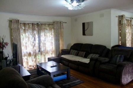 Ideal Family Home in Prime Northside Location! - Photo 4