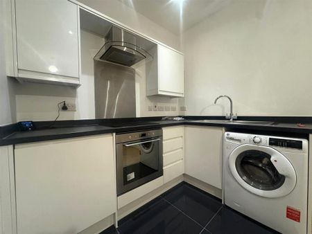 1 bedroom flat to rent - Photo 4