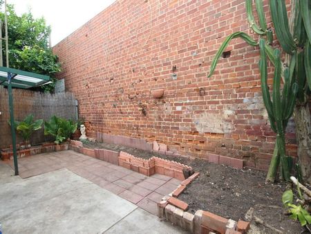 24 Hobsons Pl, Adelaide SA 5000 - House For Rent | Domain - Photo 5