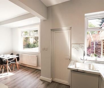 3 bedroom semi-detached house to rent - Photo 6