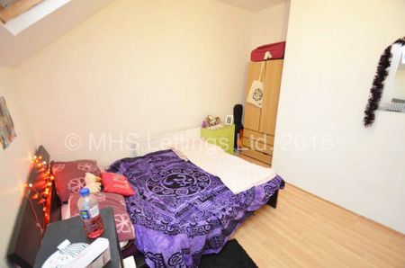 4 Bedroom Mid Terraced House for rent in Harold Grove - Photo 5