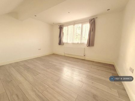 4 bedroom maisonette to rent - Photo 4
