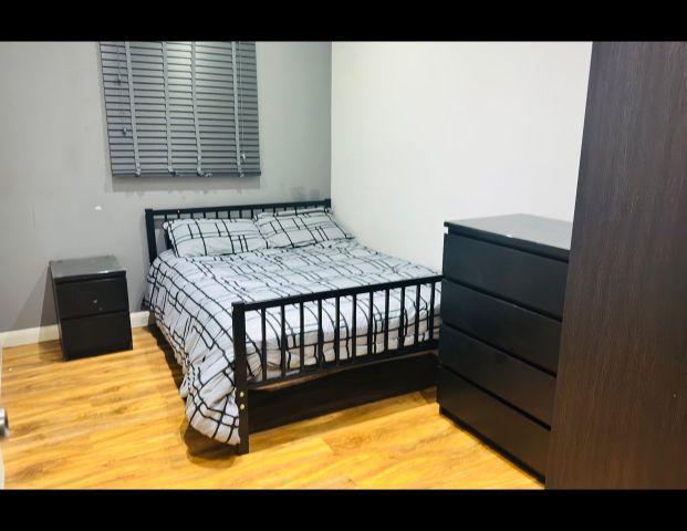 Room in a Shared House, Oaklands Park Avenue, IG1 - Photo 1