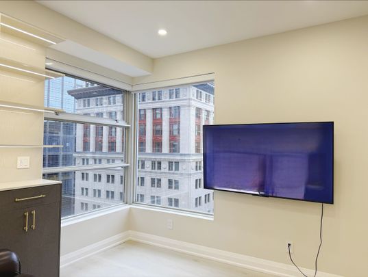 For Lease - 1 King Street Unit# 1703, Toronto, Ontario - Photo 1