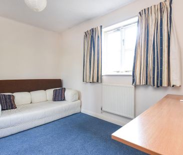 2 bedroom terraced house to rent - Photo 2