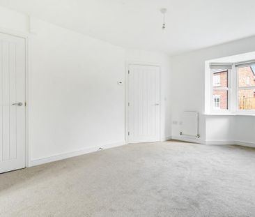 3 bedroom semi-detached house to rent - Photo 3