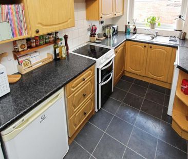 2 bedroom terraced house to rent - Photo 4