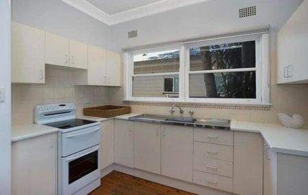 Ettalong Beach - Photo 2