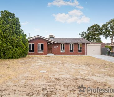 15 Balgonie Avenue, Girrawheen WA 6064 - Photo 3