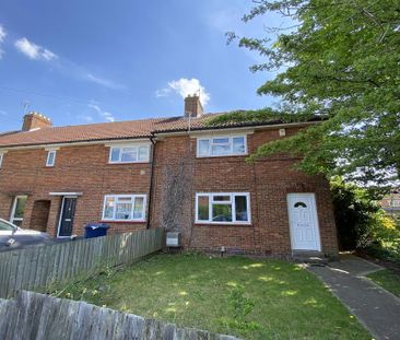 4 bedroom semi-detached house to rent - Photo 3