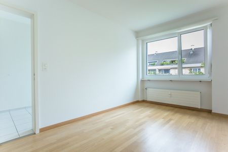 Grosszügige 6.5-Zimmer-Duplex-Wohnung mit Kamin in Riehen - Photo 2