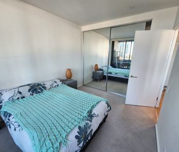Fully Furnished Private Room in Docklands - Photo 2