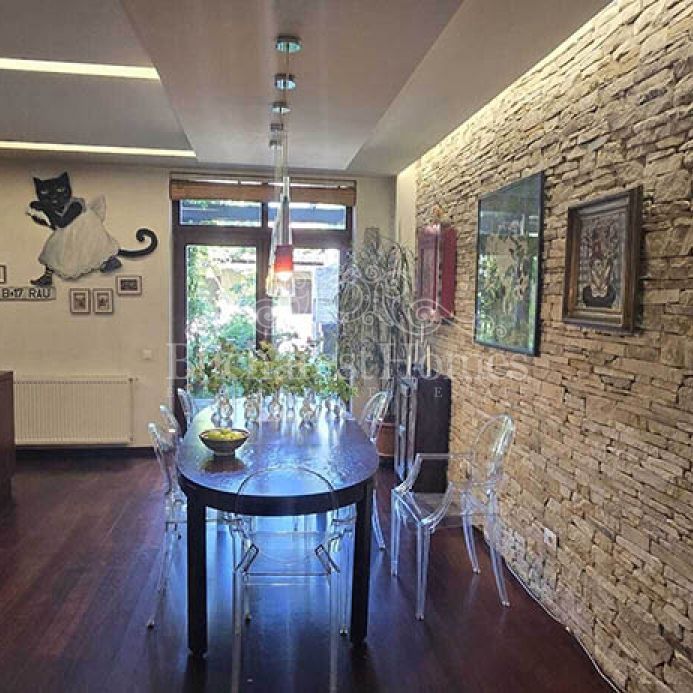 Four Bedroom Property with Enchanting Garden - Baneasa - Photo 1