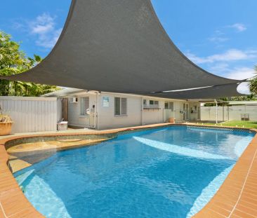 Relaxed Living with Pool and Outdoor Entertaining - Photo 4