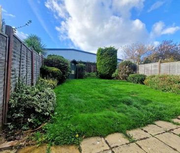 Tutor Close, Hamble, Southampton, Hampshire, SO31 - Photo 1