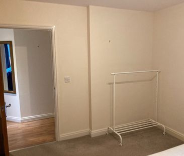 2 Bed Flat, Bull Lane, BS5 - Photo 6