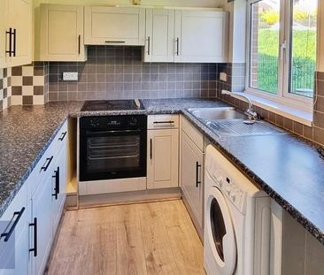 2 bedroom terraced house to rent - Photo 4