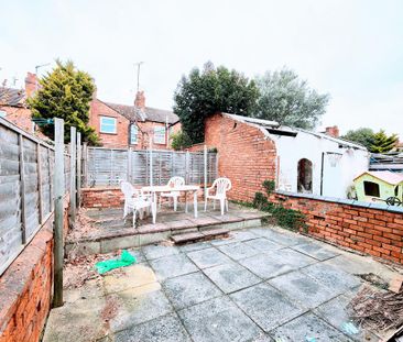 4 bedroom terraced house to rent - Photo 3