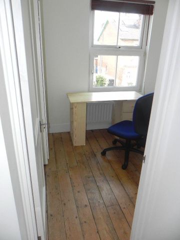 3 bedroom semi-detached house to rent - Photo 3