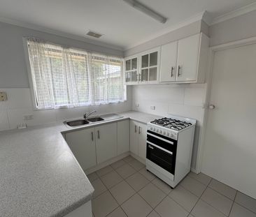 3 BEDROOM FAMILY HOME - Photo 5