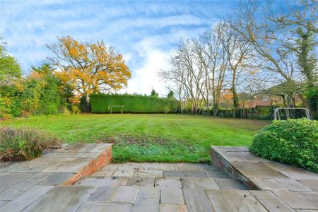 7 bedroom detached house to rent - Photo 2