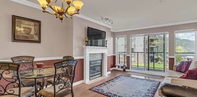 2 bedroom waterfront apartment Harrison Hotsprings - Photo 2