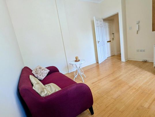 2 bedroom property to rent - Photo 1