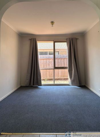 72 Bellevue Drive, Berwick - Photo 3