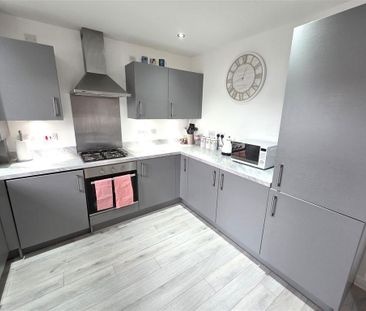 3 bedroom semi-detached house to rent - Photo 2