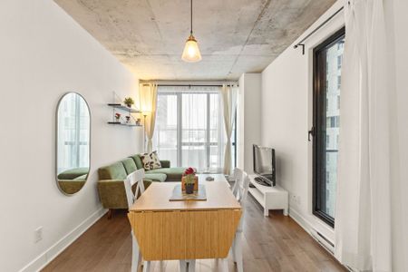 195 Rue Peel, #605 - Photo 3