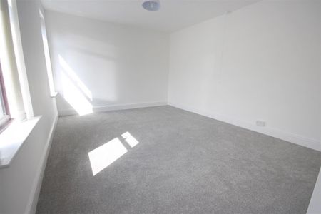 3 Bedroom House - Terraced To Let - Photo 5