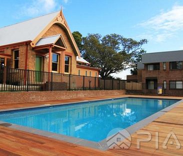 OVERSIZED 2 BEDROOM + STUDY APARTMENT!! SWIMMING POOL!! - Photo 1