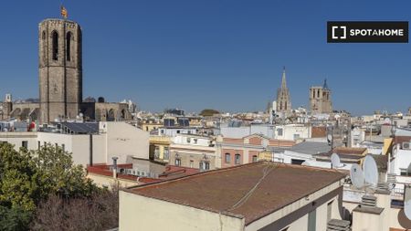 barcelona, Catalonia 08002 - Photo 5