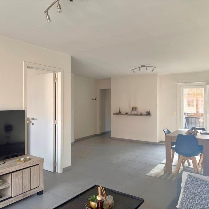 Appartement met 2 slaapkamers en balkon. - Photo 1