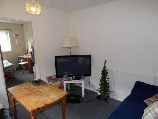 2 bedroom semi-detached house to rent - Photo 1