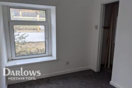 4 bedroom detached house to rent - Photo 5