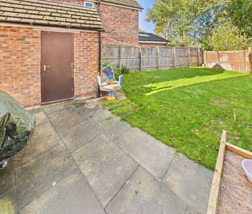 2 bedroom semi-detached house to rent - Photo 5