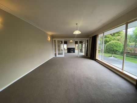 Stunning Four Bedroom Home in Strowan - Photo 3