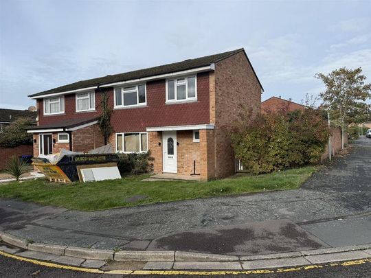 3 bedroom semi-detached house to rent - Photo 1