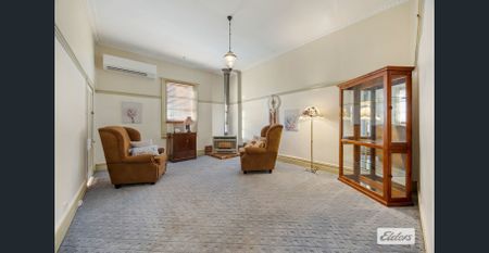 Discover the Perfect Ararat Location – Bright 3-Bedroom Home with High Ceilings - Photo 2