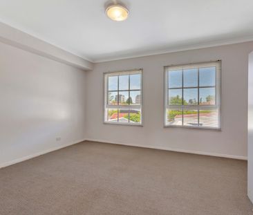 9 Elesbury Avenue, Brunswick East VIC 3057 - Townhouse For Rent | D... - Photo 4