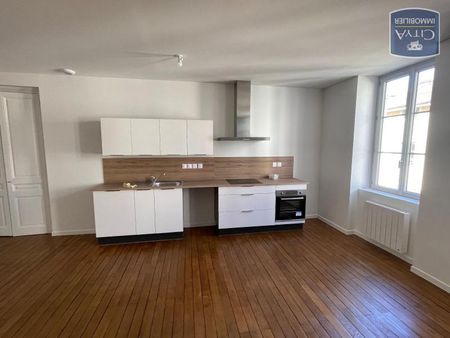 Location Appartement 3 pièces 68m² BOURG EN BRESSE 01000 - Photo 3